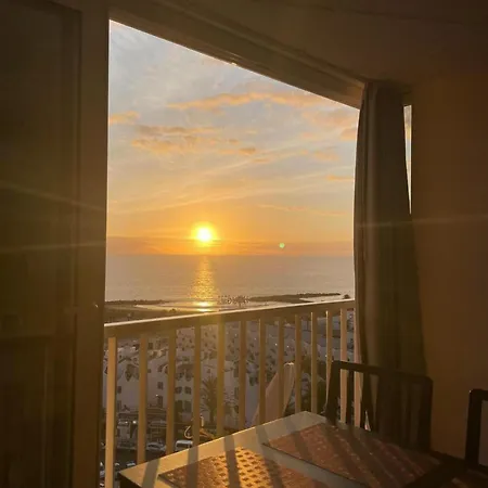 Americas Ocean View Sunsets * أرونا